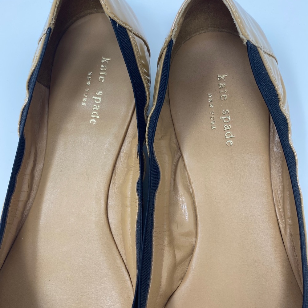 Kate Spade never worn size 10 camel patent flats w grosgrain ribbon & bow - Picture 4 of 11
